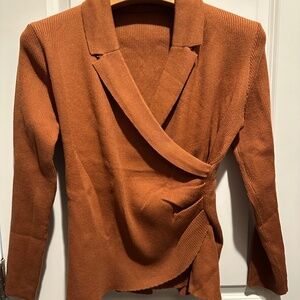 Soolinen brand sweater